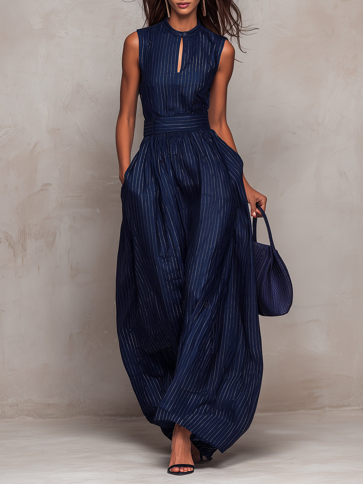 Anna - Completo blu scuro a righe con scollatura a chiave e pantaloni larghi