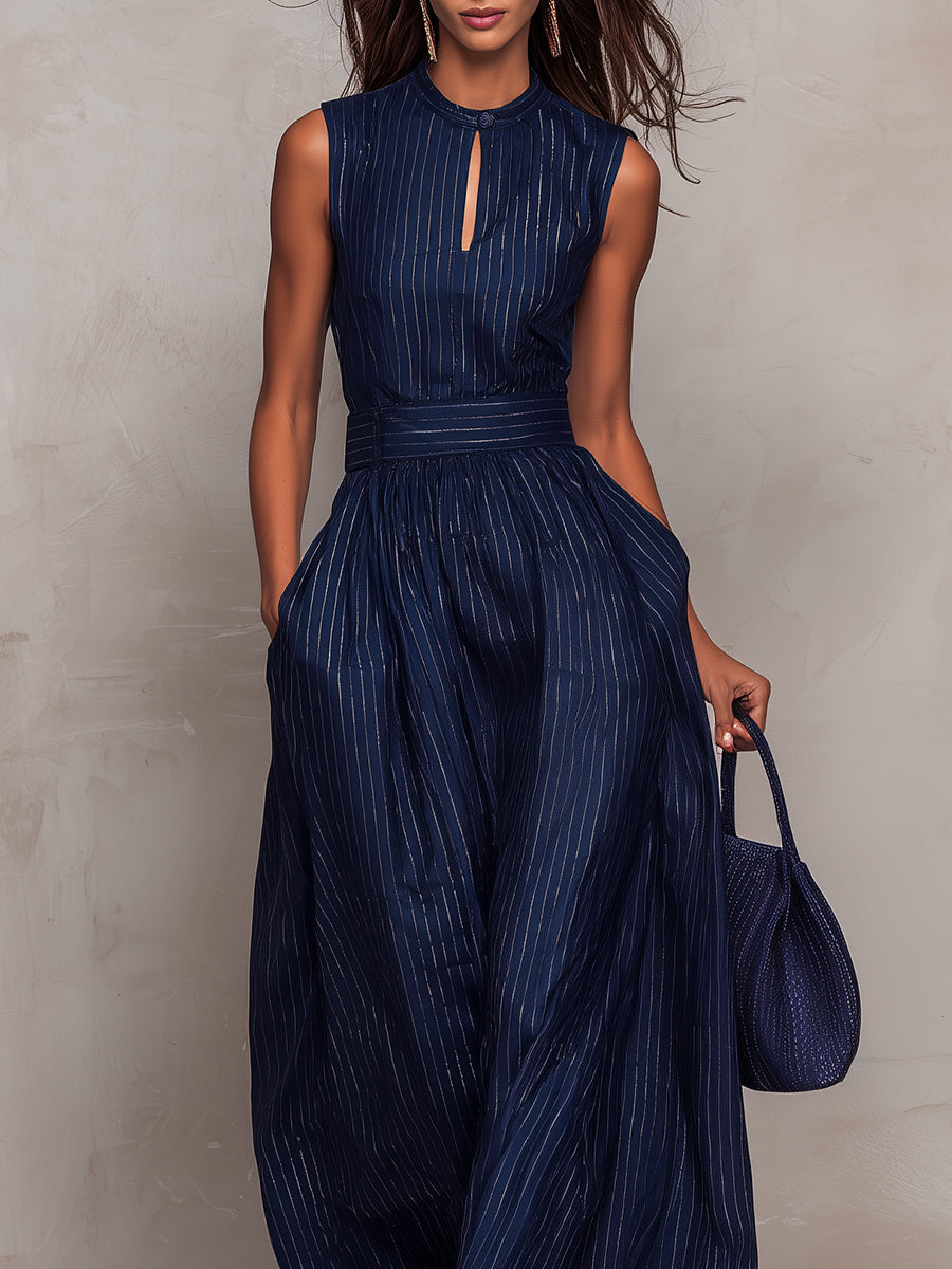 Anna - Completo blu scuro a righe con scollatura a chiave e pantaloni larghi