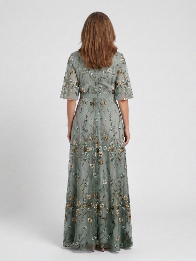 Evadne | Maxi Abito a V con Fiori e Maniche Corte