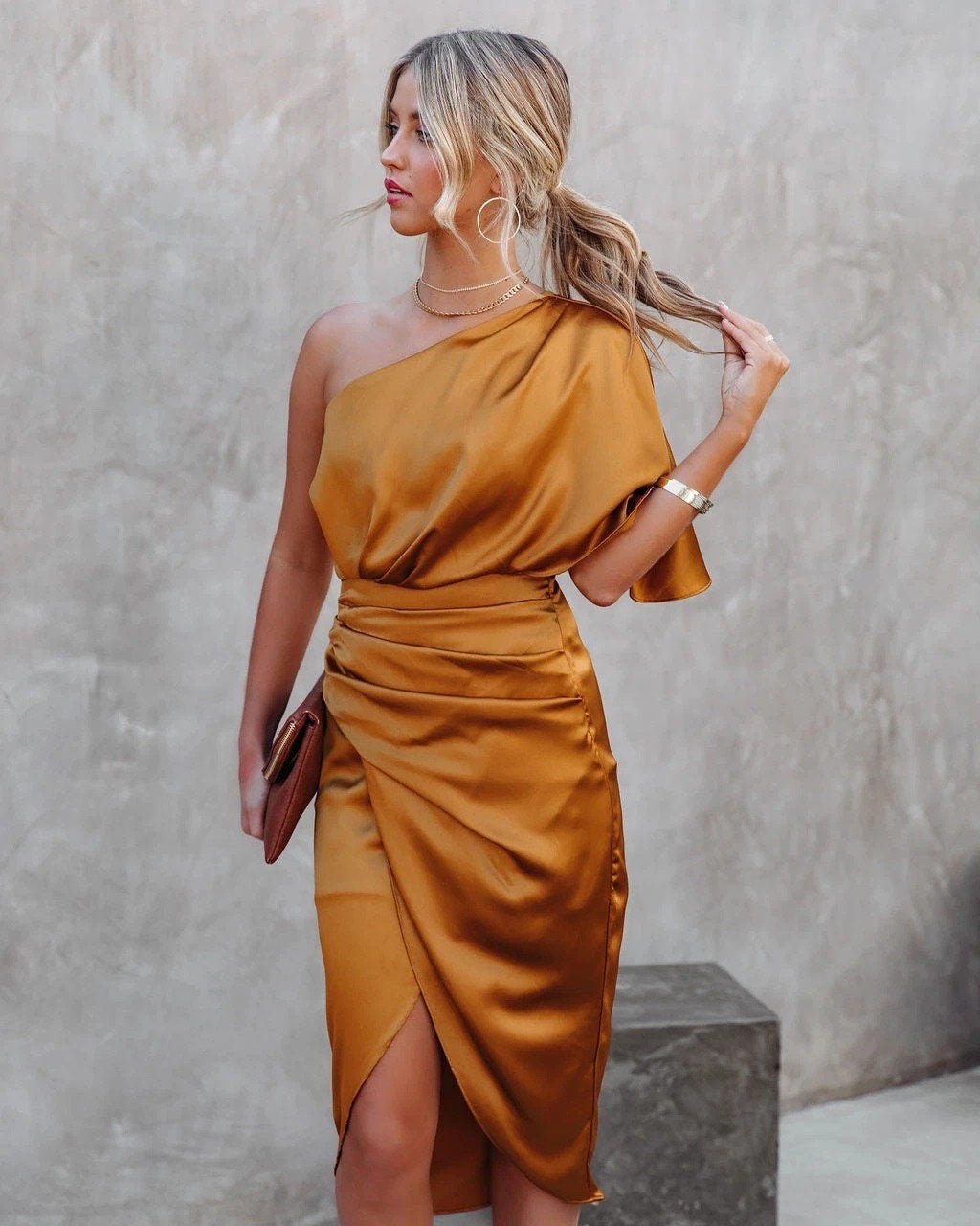 Vestito Midi Elegante in Raso